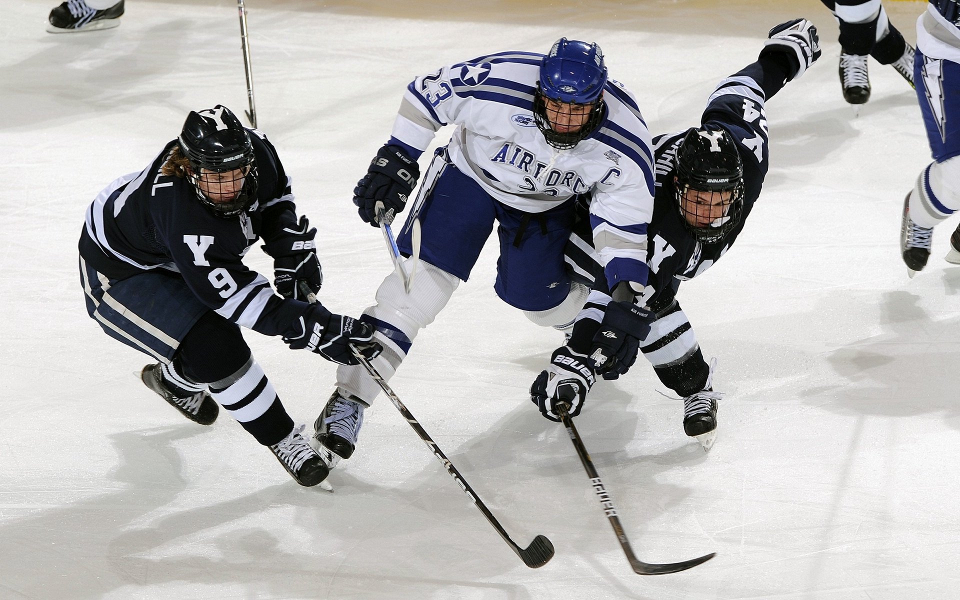 恩波利围绕核心组织构建进攻体系，恩波利队