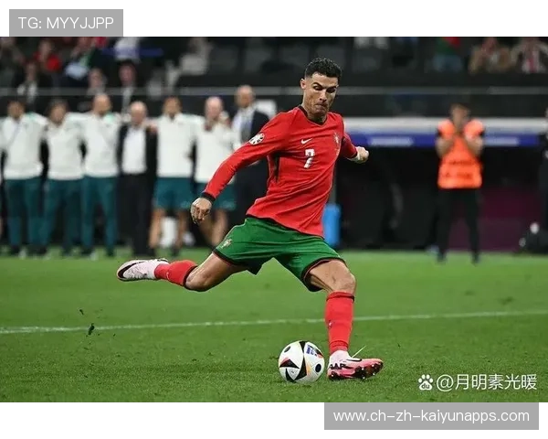 C罗任意球特训记:精准角度与弧线的秘密